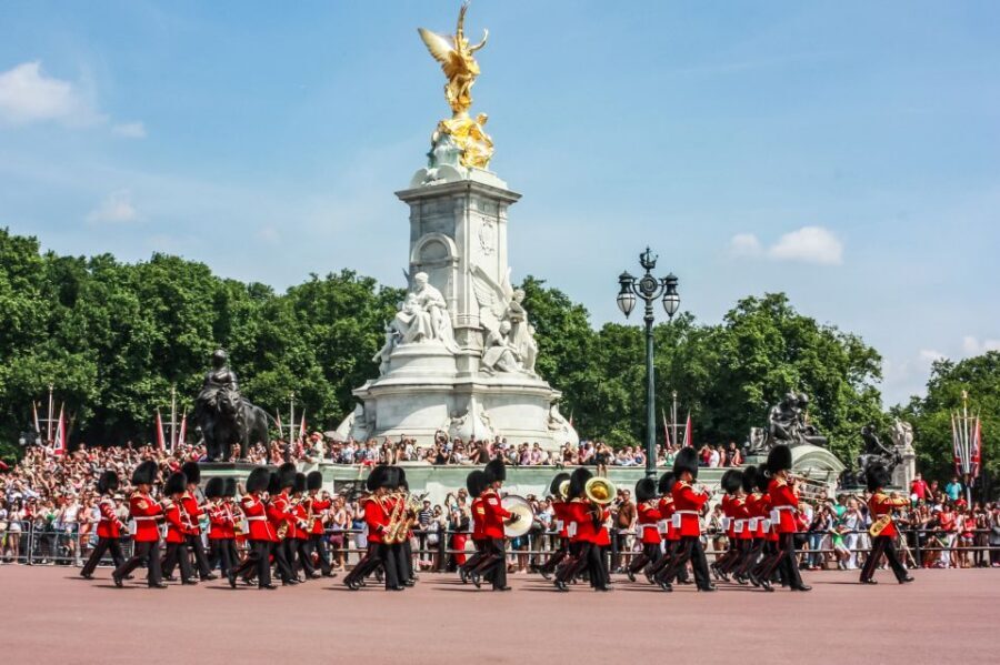 London: Buckingham Palace Entry & Changing of the Guard Tour - Key moments you’ll remember
