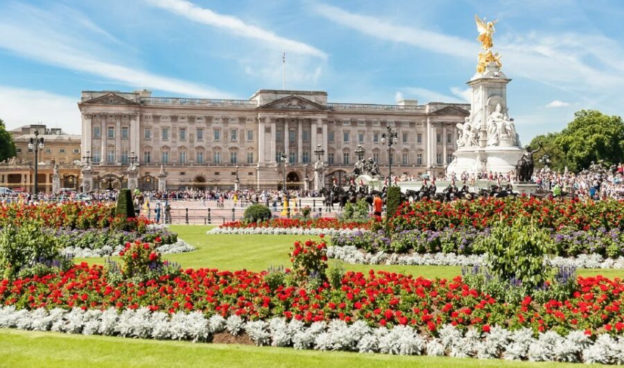London: Buckingham Palace Entry & Changing of the Guard Tour - Who this tour is best for (and who should skip it)
