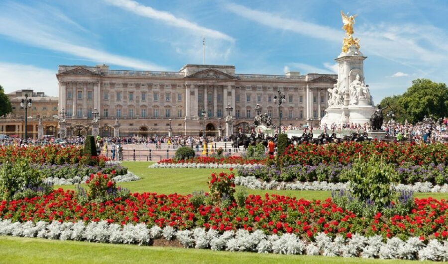 London: Buckingham Palace Entry Ticket & Royal Walking Tour - Who this tour suits, and who should skip it