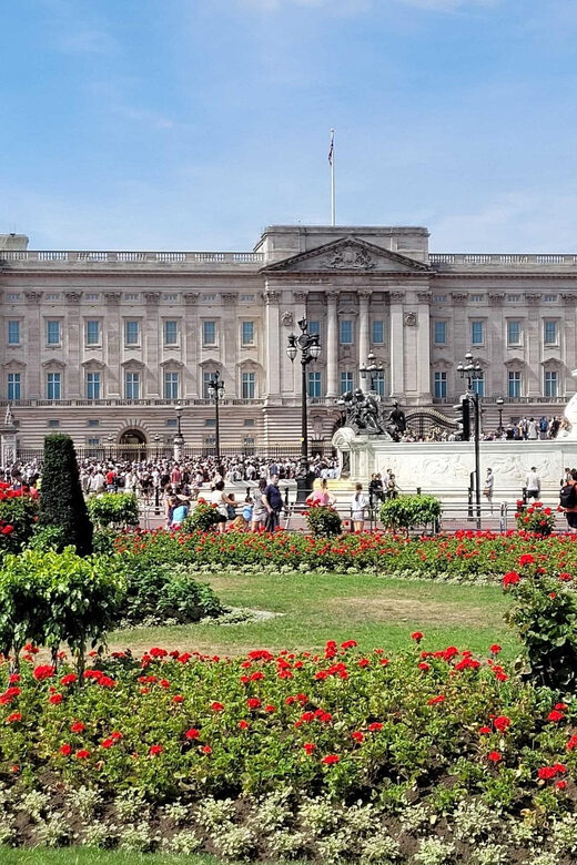 London: Buckingham Palace State Rooms & Royal Walking Tour - Starting at the Queen Victoria Memorial: Get Your Bearings Fast