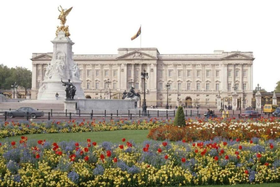 London: Buckingham Palace State Rooms with Bus and Boat Tour - Inside the 19 State Rooms and Royal Collection highlights