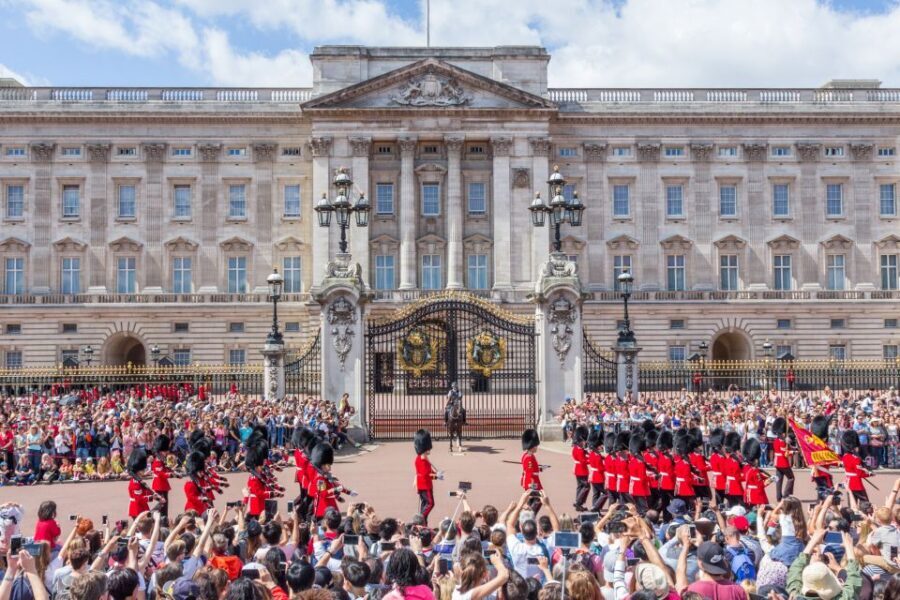 London: Buckingham Palace Ticket and Afternoon Tea Bus Tour - Should you book this Buckingham Palace ticket and afternoon tea tour?
