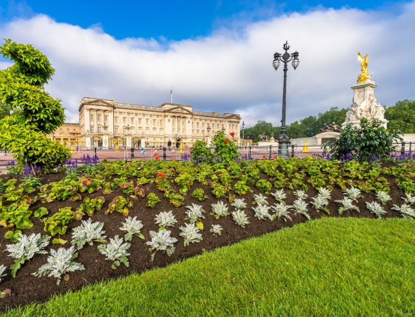 London: Buckingham Palace Ticket and Afternoon Tea Bus Tour - The Wellington Hotel option: a more classic afternoon tea setting