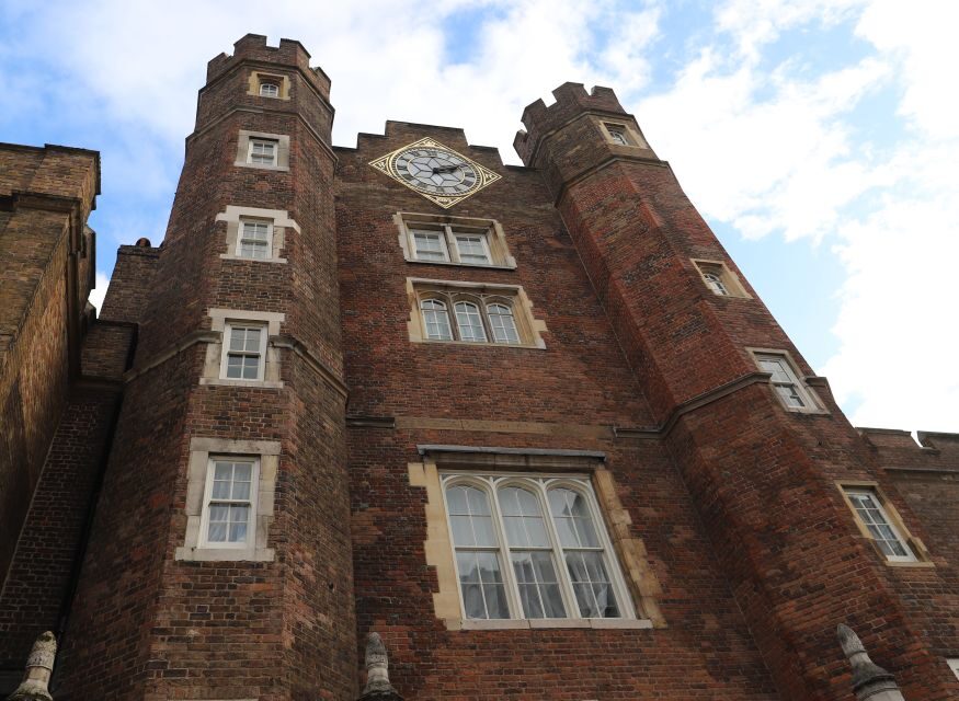 London: Buckingham Palace Walk & Tea at Kensington Palace - St James’s Palace area: the aristocrat side of London