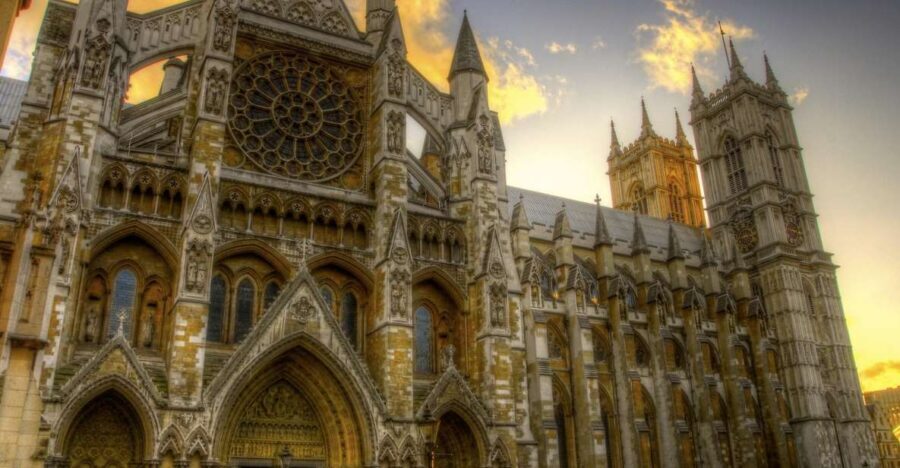 London: Buckingham Palace, Westminster Abbey & Big Ben Tour - Meeting outside The Ritz: easy to find, but don’t show up late