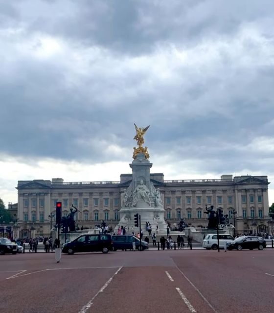 London: Buckingham Palace & Westminster Guided Walking Tour - The Mall to Trafalgar Square: Nelson’s Column and Big City Energy