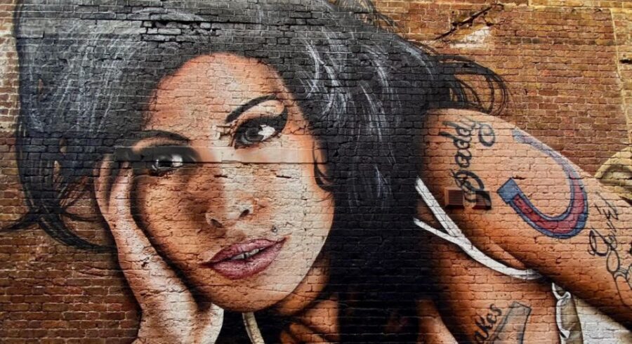 London: Camden Walking Tour - Camden Market finish: shop, snack, and take your time