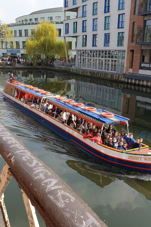 London: Canal Boat Ride on Camden Lock - What the guides actually do: humor, stories, and Captain Morgan
