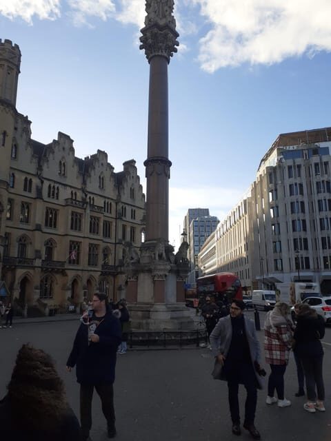 London: Central London Outdoor Tour - The Changing of the Guard moment: how to catch it and what to expect