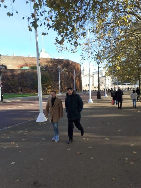 London: Central London Outdoor Tour - Outdoor walking reality check: what to bring and how to stay comfortable