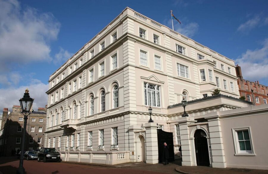 London: Changing of the Guard and Royal Palaces Walking Tour - Why this Changing of the Guard tour works in just 2 hours