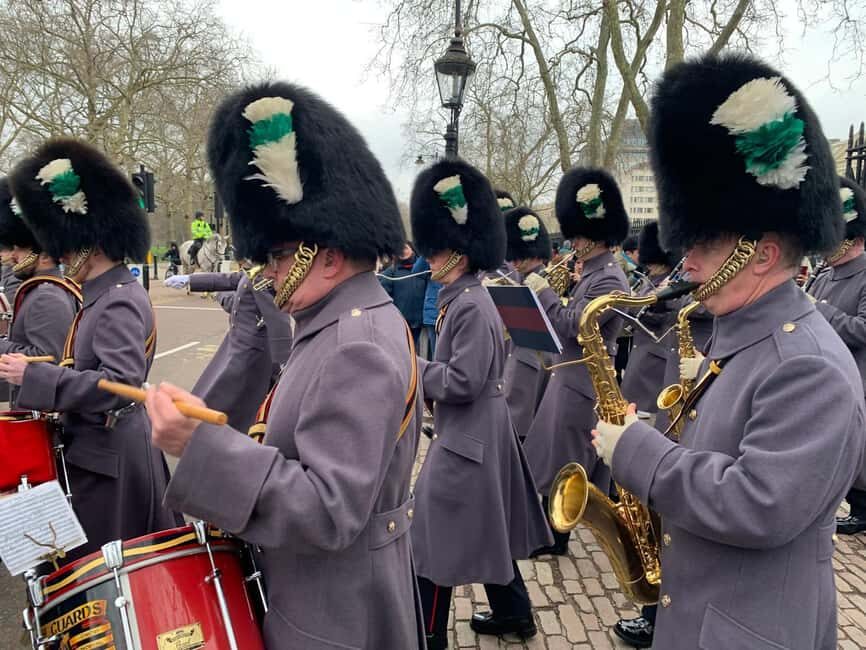 London: Changing of the Guard Experience with a Historian - When it rains, when it changes: handling the British weather curveball