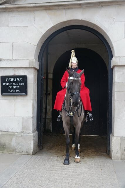 London: Changing of the Guard Guided Tour Experience - Horse Guards Parade plus marching precision: what to watch for