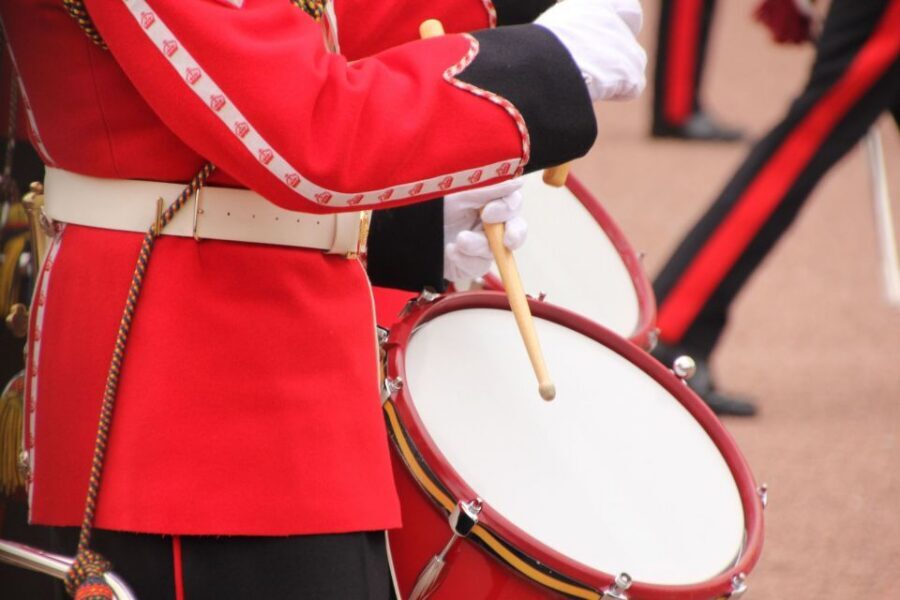 London: Changing of the Guard Private Group or Family Tour - The Uniforms: Why the Red Tunics and Bearskin Helmets Matter