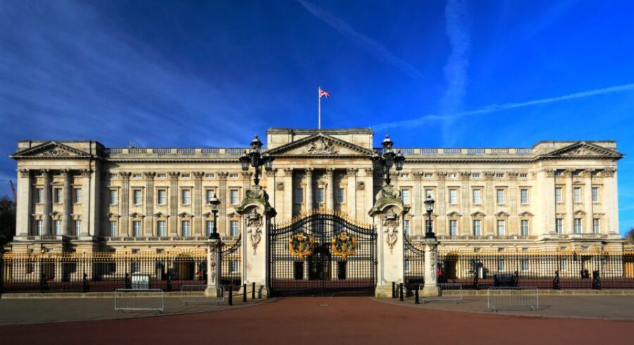 London: Changing of the Guard Tour at Buckingham Palace - Key highlights you’ll feel on the ground