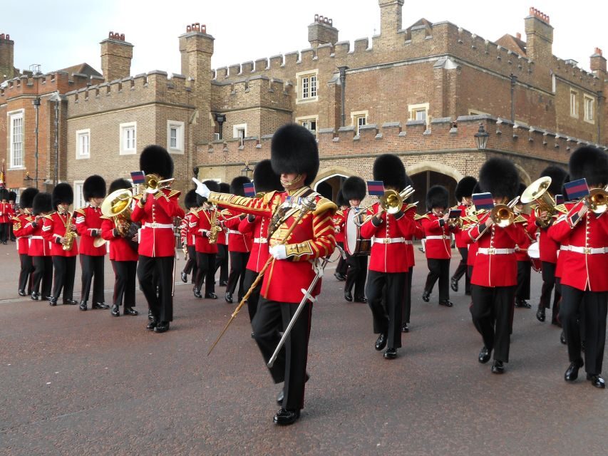 London: Changing of the Guard Walking Tour - Who this walking tour suits best (and who should skip)