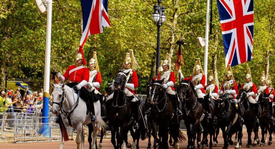 London: Changing of the Guard Walking Tour with Small Group - Where the Tour Starts at The Old Star (and Why It Matters)