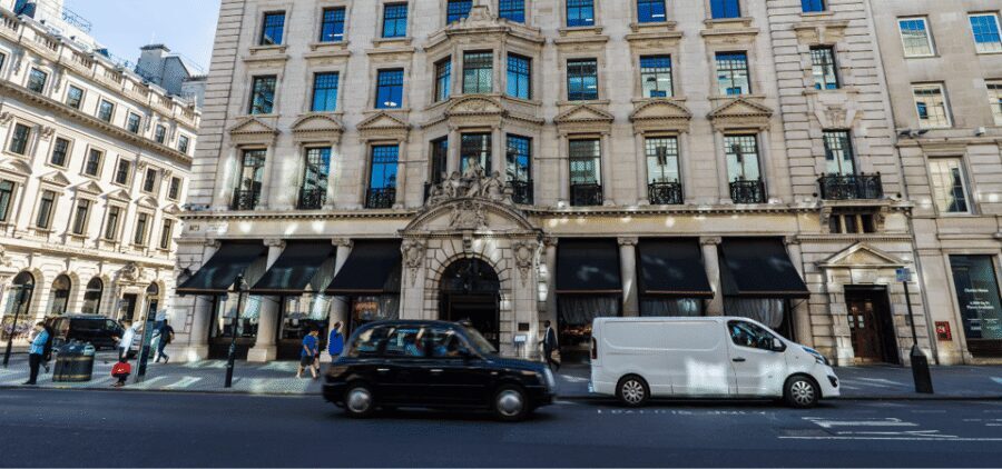 London: Changing of the Guard with a an APP - Key points to know before you go