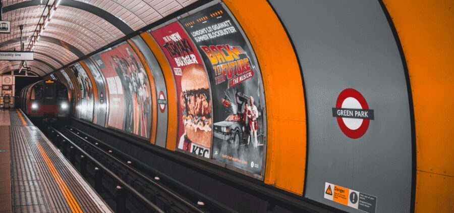London: Changing of the Guard with a an APP - Getting started at Green Park Station (and keeping your phone ready)
