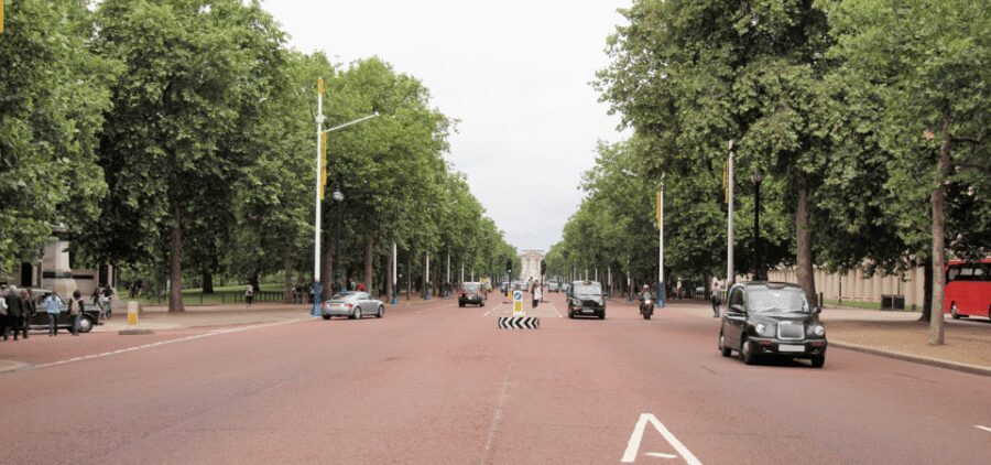 London: Changing of the Guard with a an APP - Wellington Barracks: getting beyond the parade photos