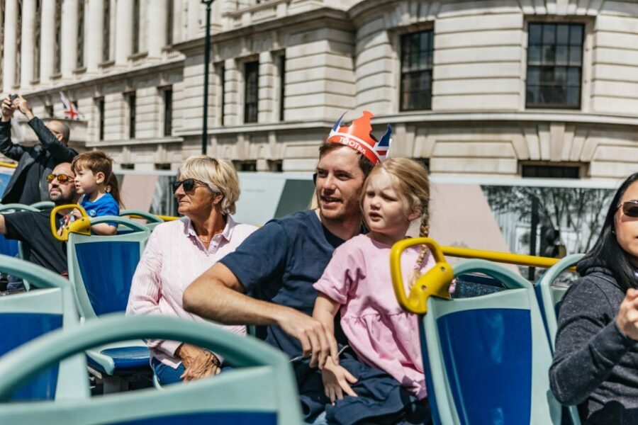 London: Children's Open Top Bus Tour - Halloween Special - Westminster Abbey and Pall Mall: landmarks you might walk by later