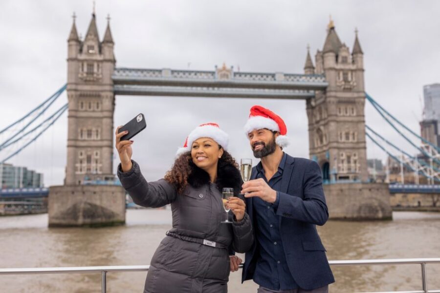 London: Christmas Day Sightseeing Cruise - Heated comfort and the open upper deck for photos