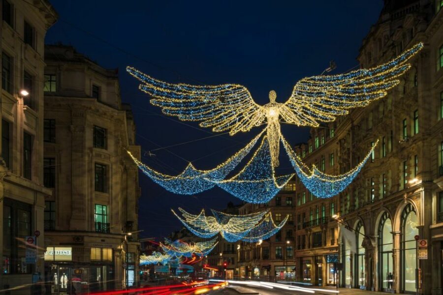 London: Christmas Eve City Tour with Dinner & Midnight Mass - The Panoramic London by Night route: what you’ll actually see