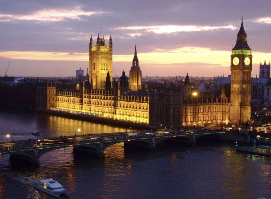 London: Christmas Eve City Tour with Dinner & Midnight Mass - Who should book this tour (and who should skip it)