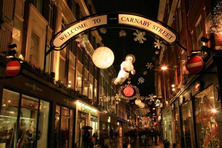 London: Christmas Eve City Tour with Dinner & Midnight Mass - Meeting Point and timing: where your evening really starts