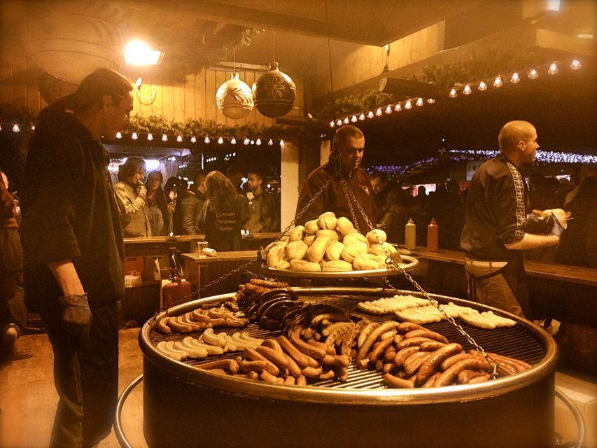 London: Christmas Lights & Bites Tour - Trafalgar Square’s Christmas market and Oslo’s 65-foot tree
