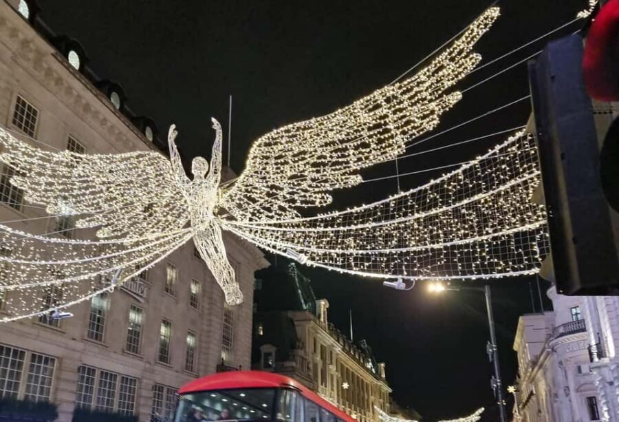 London: Christmas Lights Guided Walking Tour - Trafalgar Square Christmas Market and the Norway Christmas tree