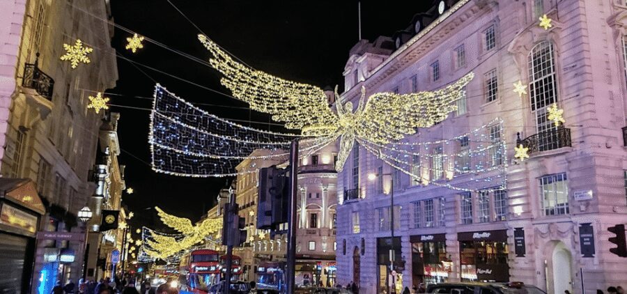 London: Christmas Lights Self Guided Walking Tour - End at Covent Garden: Turn the Walk into a Holiday Finish