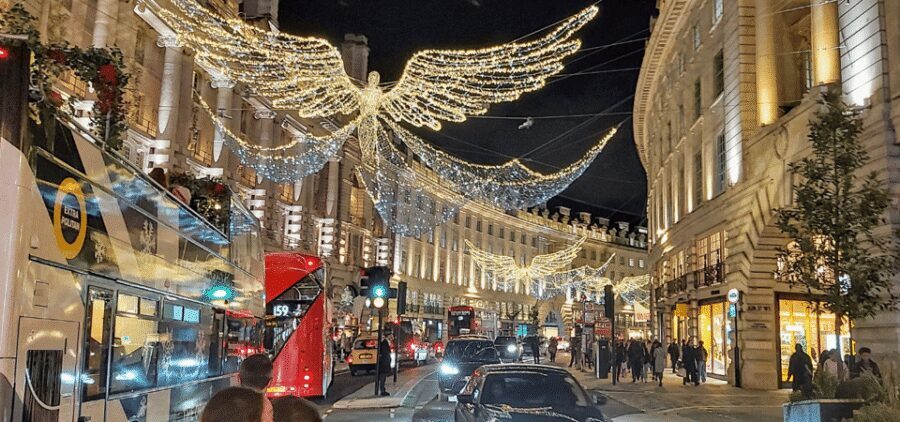 London: Christmas Lights Self Guided Walking Tour - Seven Dials and St Martin’s Courtyard: Small Stops, Great Breaks