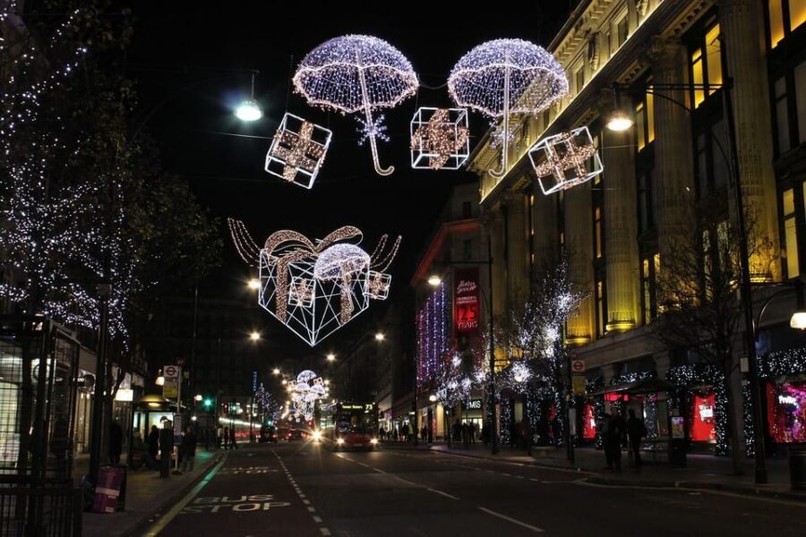 London: Christmas Lights Tour by Vintage Double-Decker Bus - Finding Gate 0 at Victoria Coach Station (before it gets dark)
