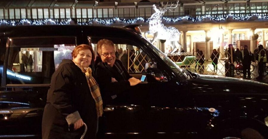 London: Christmas Lights Tour in a Black Cab - Price and value: $484 per group (up to 6 people)
