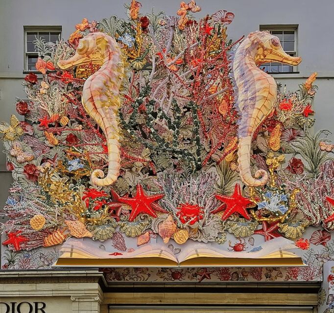 London: Christmas Lights Walking Tour - Oxford Street and Regent Street: the big lights, seen properly