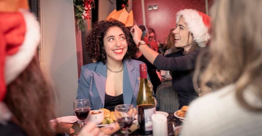 London: Christmas Party Dinner Cruise - Half bottle of wine, then dancing: how the onboard party plays out