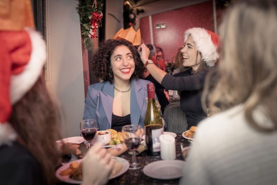 London: Christmas Party Dinner Cruise - Should you book? My take on a Tower-to-Canary Wharf Christmas party cruise