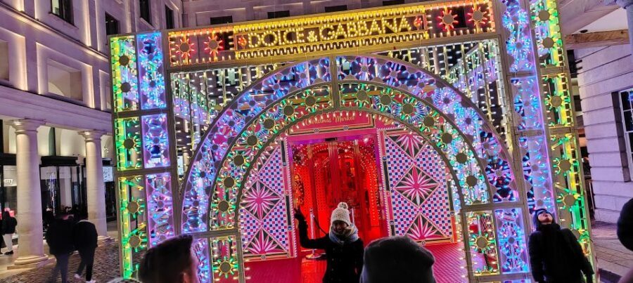 London Christmas Sparkle Walking Tour Small Group - Logistics that affect your comfort (more than you’d think)