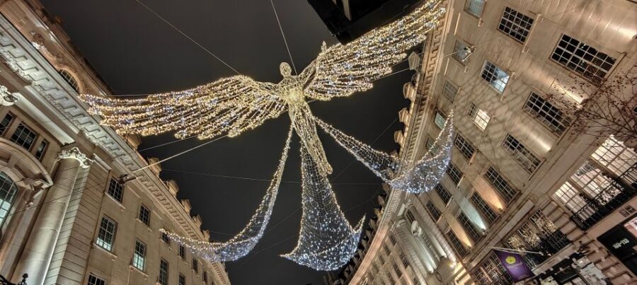 London Christmas Sparkle Walking Tour Small Group - London Christmas Sparkle: what this tour really feels like