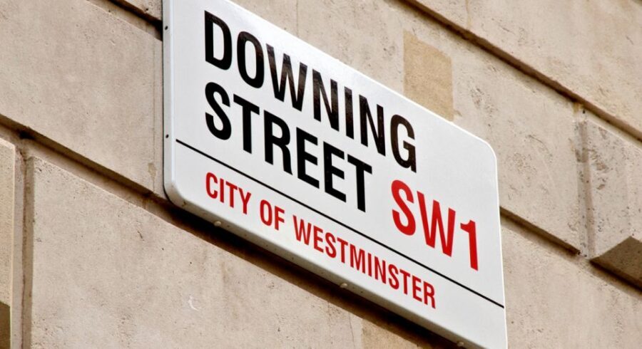 London: Churchill and World War 2 Walking Tour in London - Price and value: $18 for a story-heavy 150-minute walk