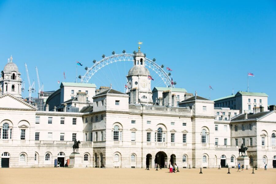 London: City Highlights Guided Bike Tour - What a 2-hour London bike tour feels like in real life