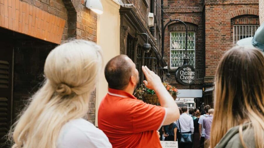 London: City, Square Mile & St. Pauls with Local Guide - Royal Courts, Dr Johnson’s House, and the pub stop you’ll remember