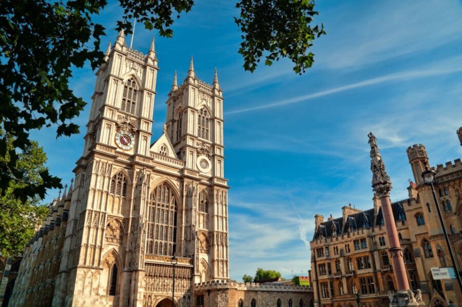 London: City Tour with River Cruise & London Eye - Tower of London and the Crown Jewels: A Darker London Chapter