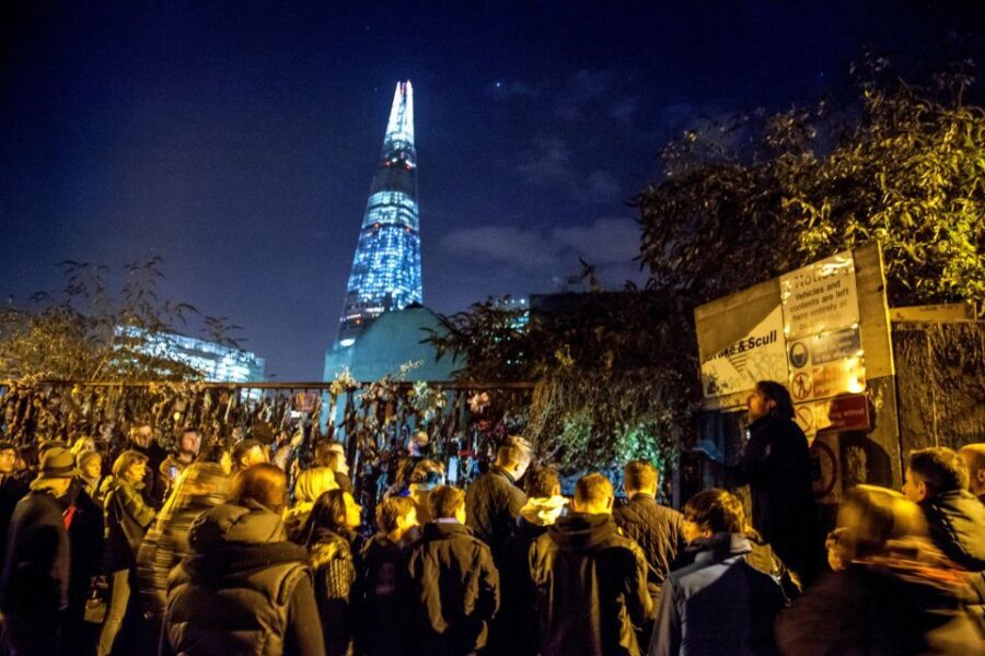 London: Comedy Horror Ghost Tour on a Bus - Vintage Bus Comfort: What That “1960s Routemaster” Adds