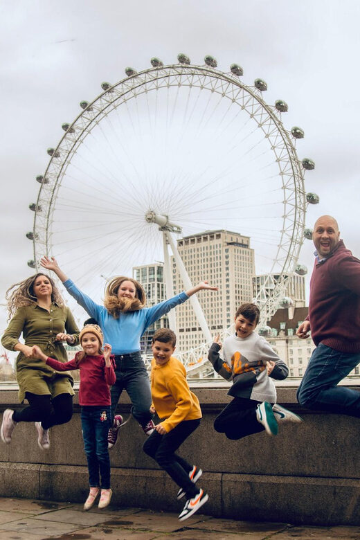 London Customisable 30 minute photoshoot - Where the camera action happens: landmark spots, angles, and Westminster vibes