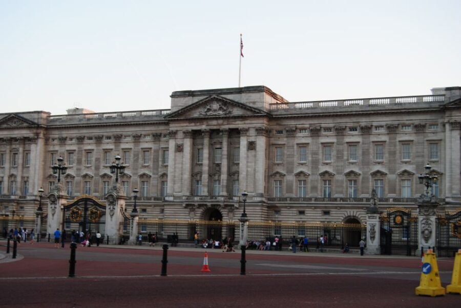 London: Customizable Walking Tour with Private Guide - Whitehall stroll to St. James’s Park and Trafalgar Square