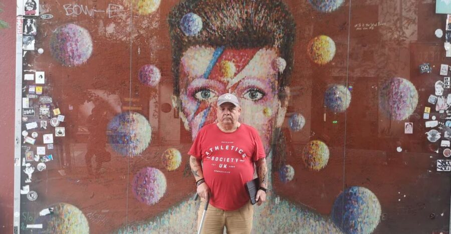 London: David Bowie Walking Tour - Pubs and Pockets of the Same Old London