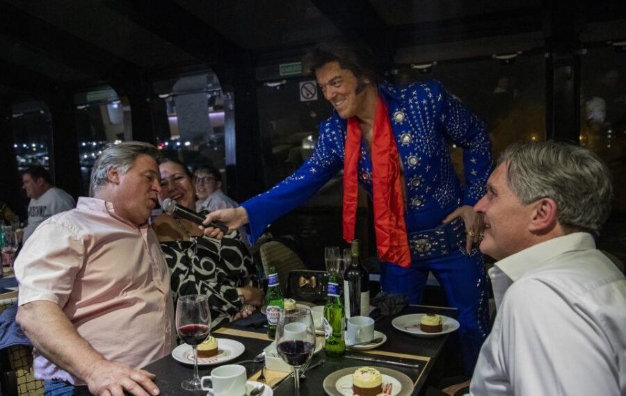 London: Dinner Cruise with Elvis Tribute on the Thames River - What the night feels like from start to finish