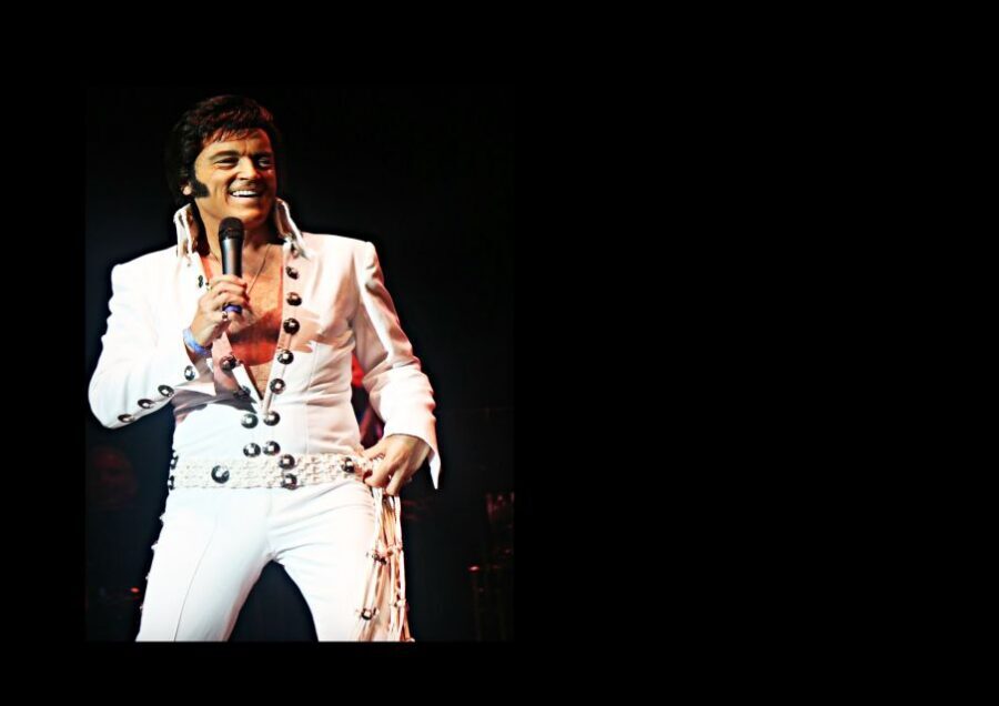 London: Dinner Cruise with Elvis Tribute on the Thames River - Boarding time and what happens once you’re on board